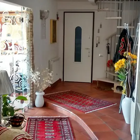 L'ora Delle Streghe Centralissimo Oda ve Kahvaltı *