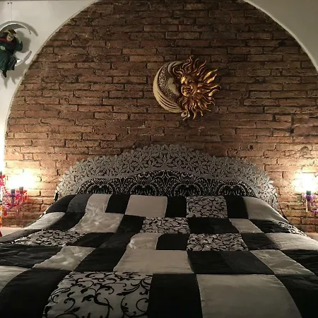 L'ora Delle Streghe Centralissimo Bed and breakfast Livorno