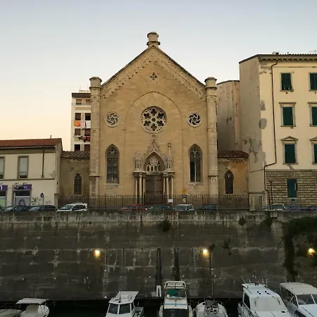 L'ora Delle Streghe Centralissimo Oda ve Kahvaltı Livorno