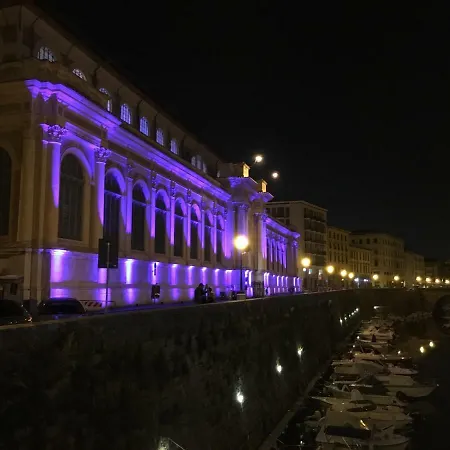 L'ora Delle Streghe Centralissimo Bed and breakfast Livorno